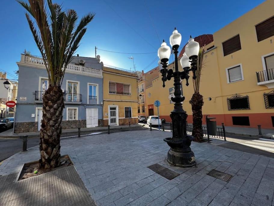 Great Apartment Close To Plaza De Torres Alicante Kültér fotó